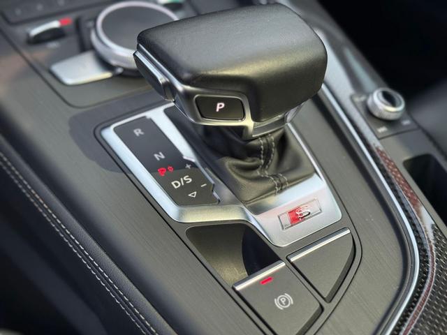 Photo of 2018 Daytona Gray Pearl Effect Audi S5