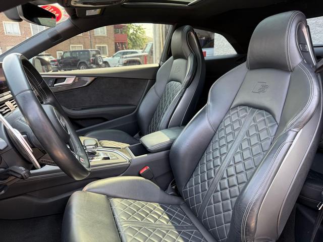 Photo of 2018 Daytona Gray Pearl Effect Audi S5