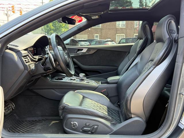 Photo of 2018 Daytona Gray Pearl Effect Audi S5