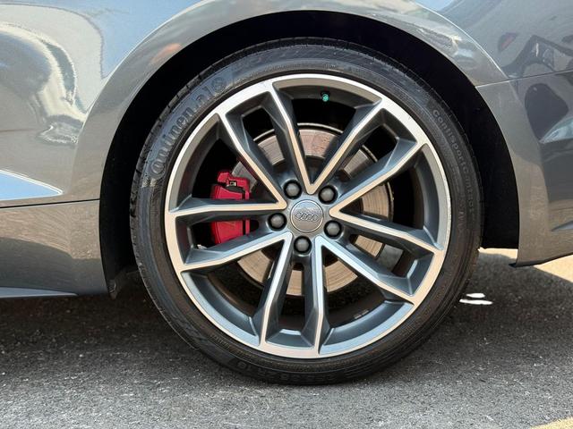 Photo of 2018 Daytona Gray Pearl Effect Audi S5