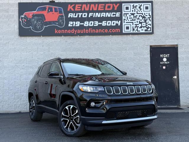 Photo of 2022 Diamond Black Crystal Pearlcoat Jeep Compass