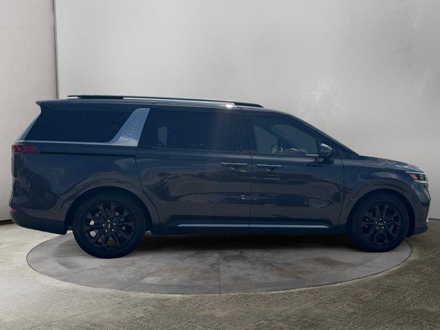 Photo of 2024 Metal Kia Carnival