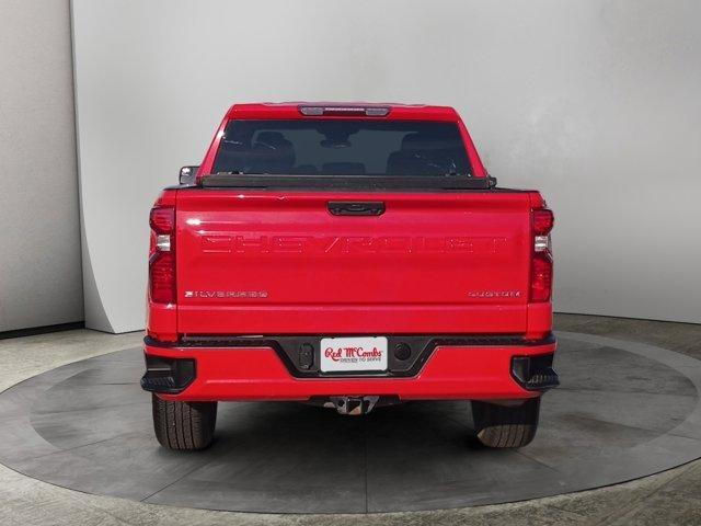 Photo of 2022 Red Chevrolet Silverado 1500