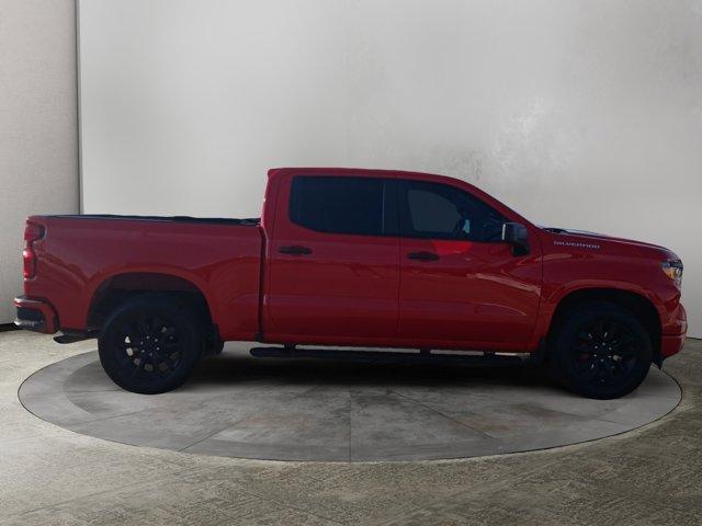 Photo of 2022 Red Chevrolet Silverado 1500