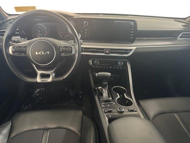 Photo of 2024 Ebony Black Kia K5