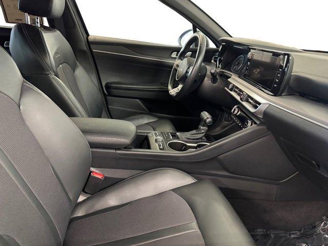 Photo of 2024 Ebony Black Kia K5