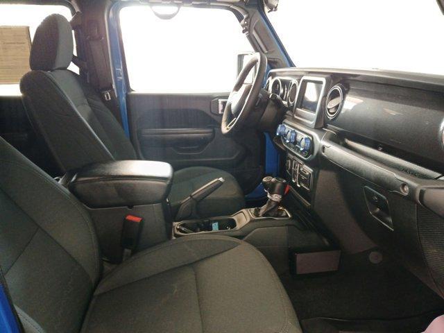 Photo of 2020 Hydro Blue Pearlcoat Jeep Gladiator