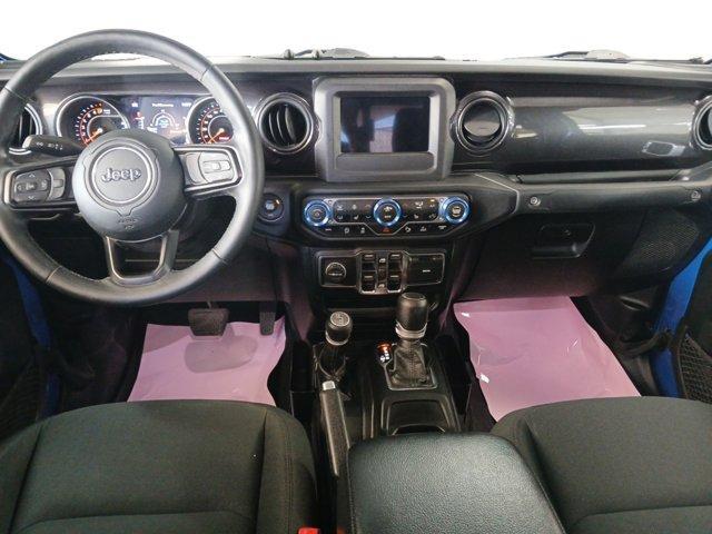 Photo of 2020 Hydro Blue Pearlcoat Jeep Gladiator
