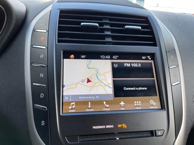 Photo of 2017 Luxe Silver Metallic Lincoln MKC