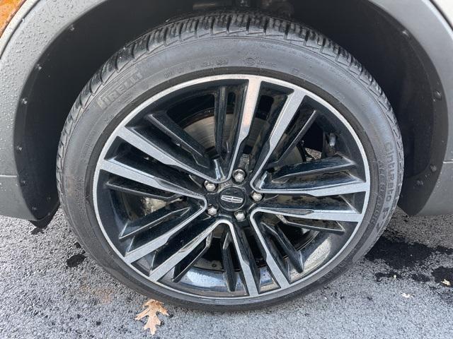 Photo of 2017 Luxe Silver Metallic Lincoln MKC
