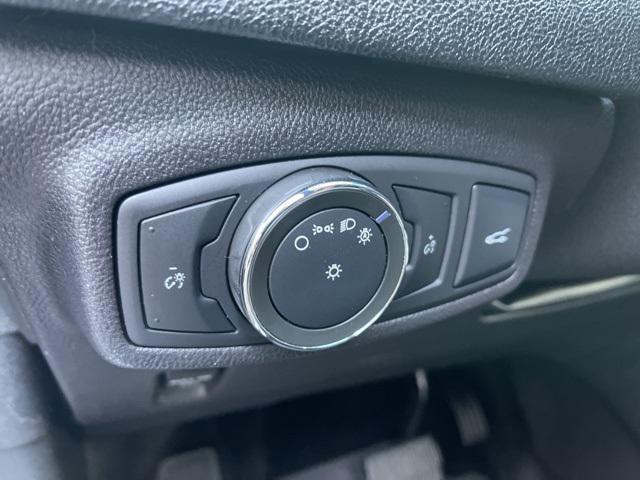 Photo of 2017 Luxe Silver Metallic Lincoln MKC