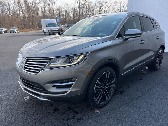 Photo of 2017 Luxe Silver Metallic Lincoln MKC