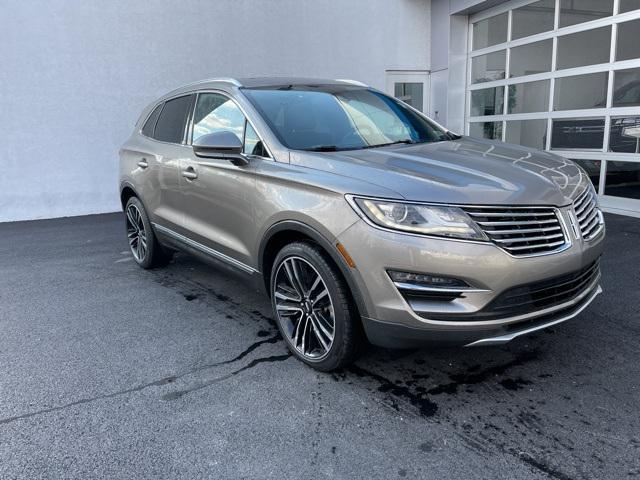 Photo of 2017 Luxe Silver Metallic Lincoln MKC