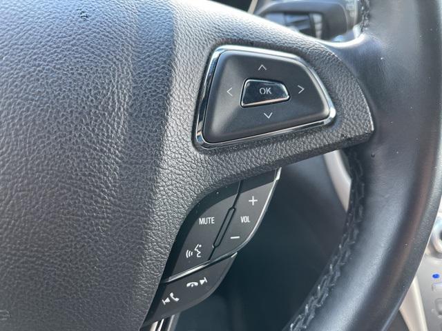 Photo of 2017 Luxe Silver Metallic Lincoln MKC