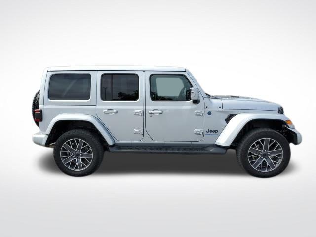 Photo of 2024 Silver Zynith Clearcoat Jeep Wrangler 4xe