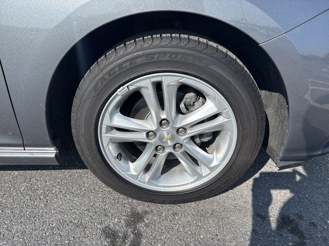Photo of 2018 Satin Steel Gray Metallic Chevrolet Cruze