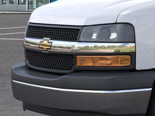 Photo of 2025 Summit White Chevrolet Express 2500