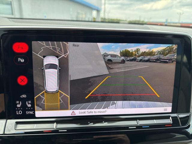 Photo of 2024 Opal White Volkswagen Atlas