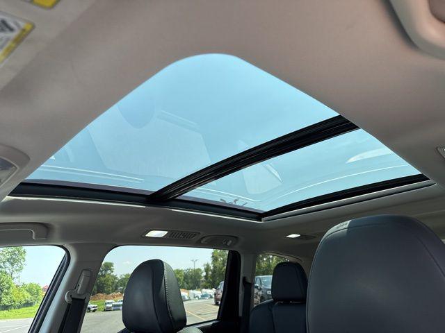 Photo of 2021 Ice Silver Metallic Subaru Ascent