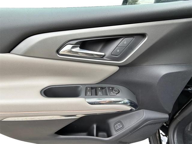Photo of 2026 Mosaic Black Metallic Chevrolet Traverse