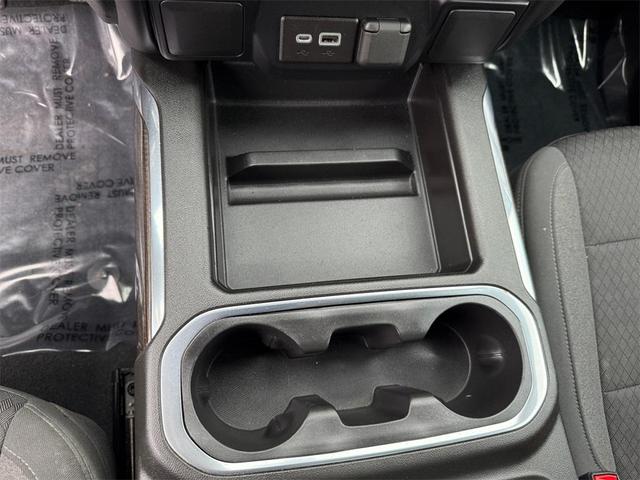 Photo of 2022 White Chevrolet Silverado 1500
