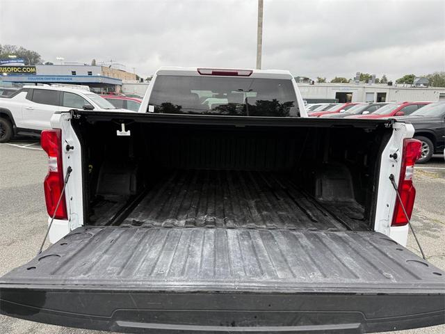 Photo of 2022 White Chevrolet Silverado 1500