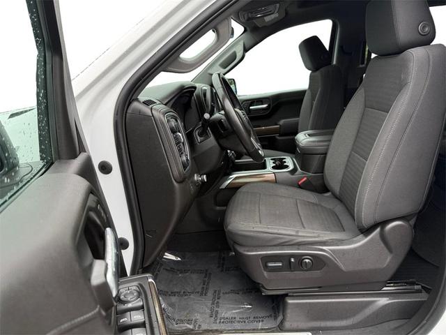 Photo of 2022 White Chevrolet Silverado 1500