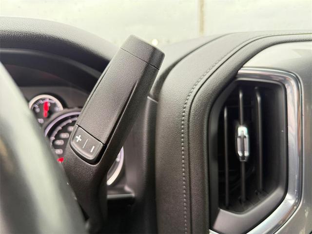 Photo of 2022 White Chevrolet Silverado 1500