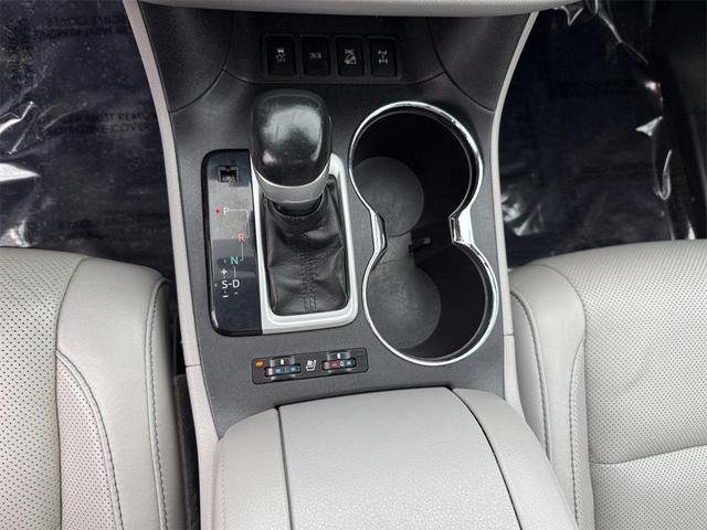 Photo of 2016 Silver Sky Metallic Toyota Highlander