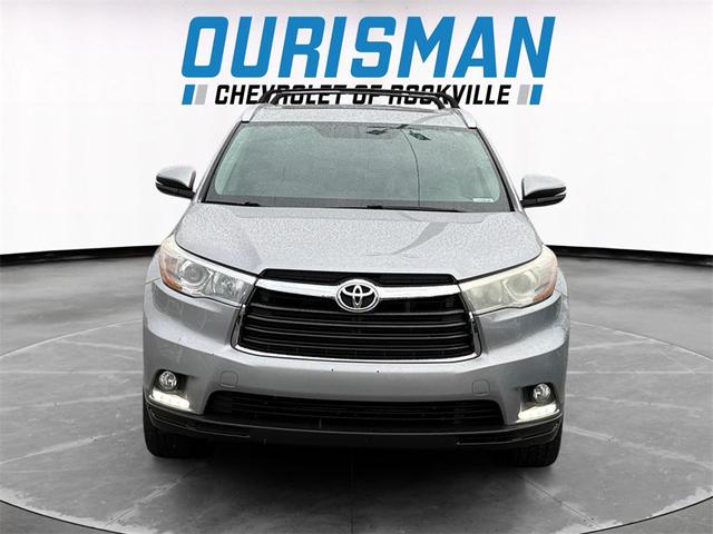Photo of 2016 Silver Sky Metallic Toyota Highlander