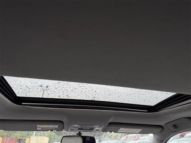 Photo of 2016 Silver Sky Metallic Toyota Highlander