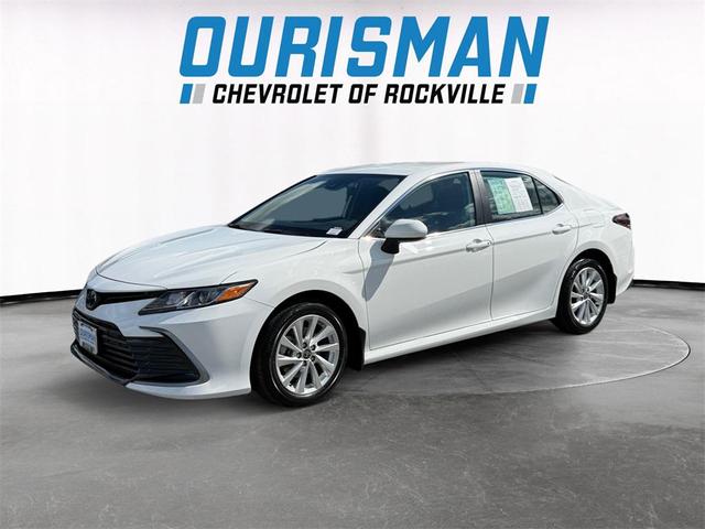 Photo of 2024 Ice Cap Toyota Camry