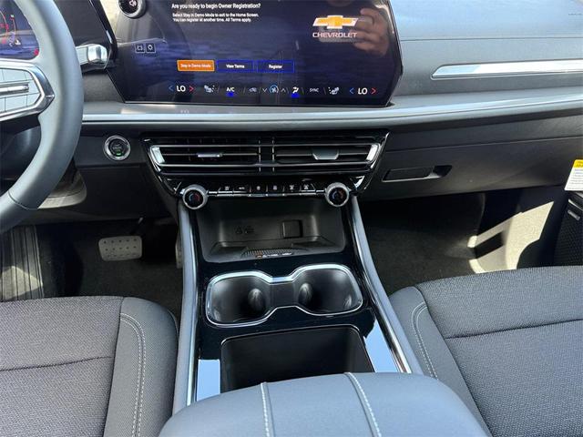 Photo of 2026 Mosaic Black Metallic Chevrolet Traverse