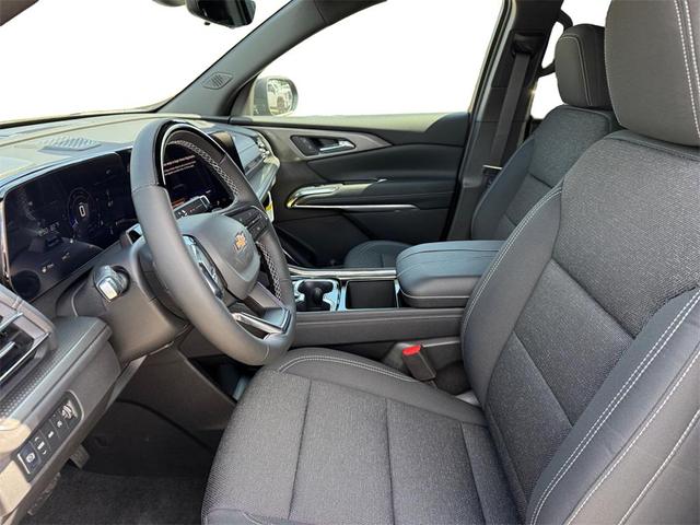 Photo of 2026 Mosaic Black Metallic Chevrolet Traverse