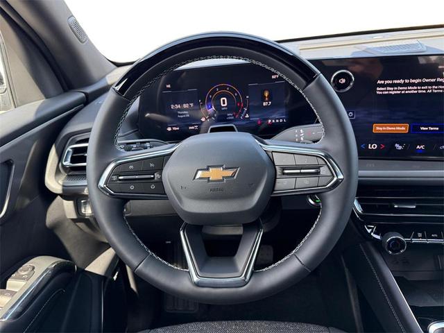 Photo of 2026 Mosaic Black Metallic Chevrolet Traverse