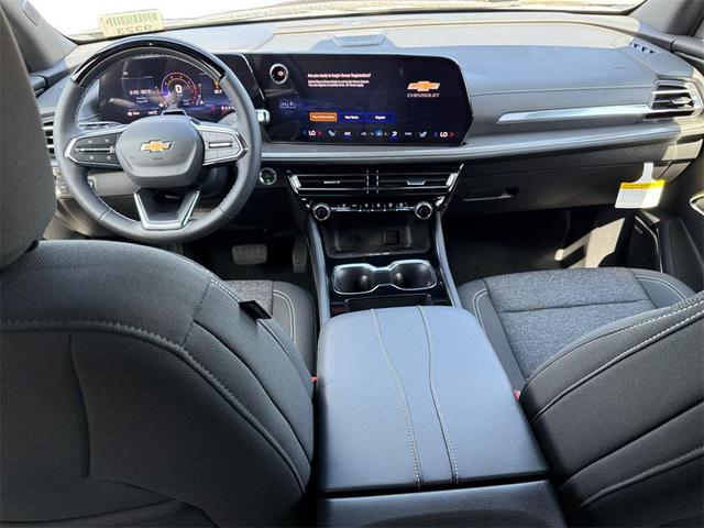 Photo of 2026 Mosaic Black Metallic Chevrolet Traverse