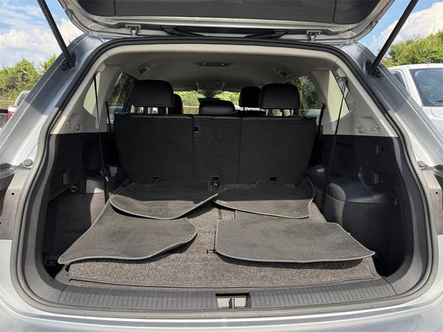 Photo of 2023 Silver Metallic Volkswagen Tiguan