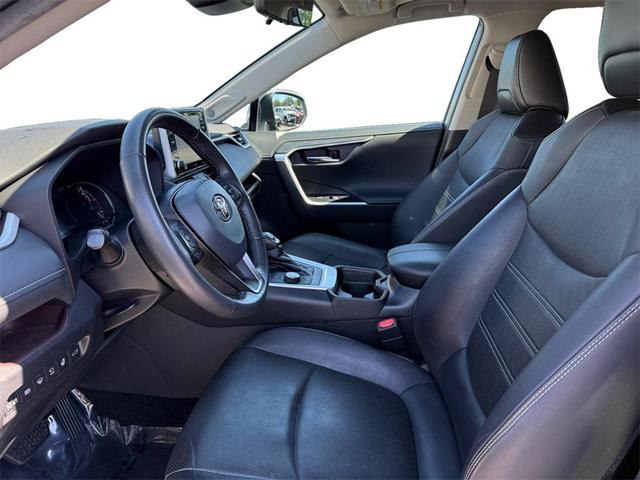 Photo of 2021 Silver Sky Metallic Toyota RAV4
