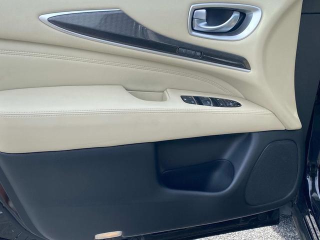 Photo of 2019 Black Obsidian INFINITI QX60