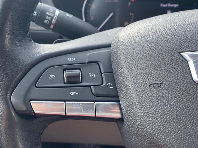 Photo of 2020 Crystal White Tricoat Cadillac XT4
