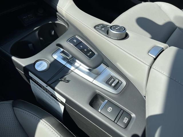 Photo of 2025 Radiant White INFINITI QX50
