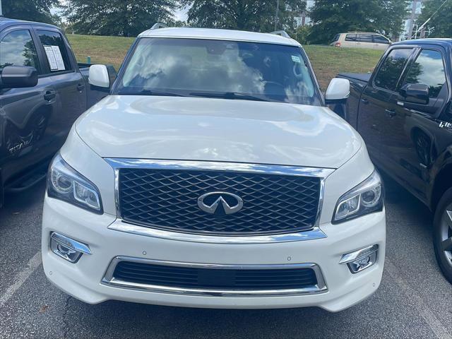Photo of 2017 Majestic White INFINITI QX80