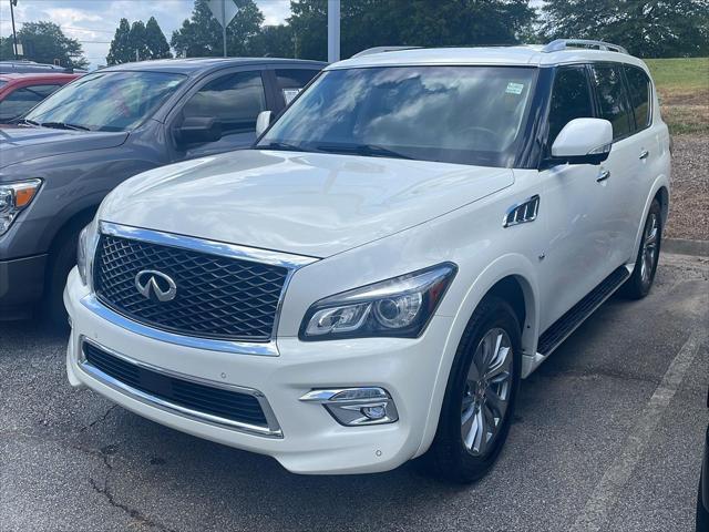 Photo of 2017 Majestic White INFINITI QX80