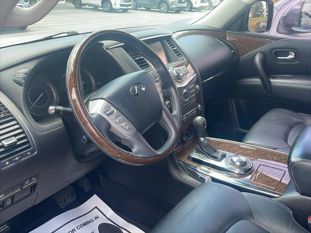 Photo of 2017 Majestic White INFINITI QX80