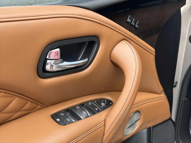 Photo of 2024 Champagne Quartz INFINITI QX80