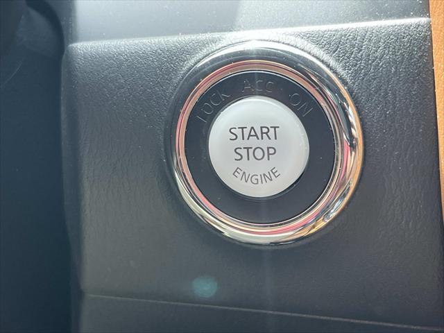 Photo of 2024 Champagne Quartz INFINITI QX80