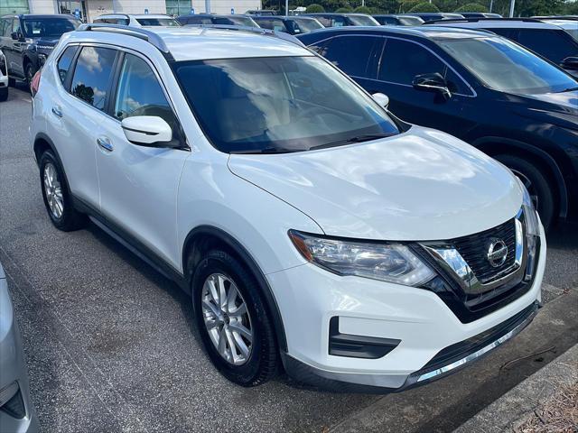 Photo of 2017 Glacier White Nissan Rogue