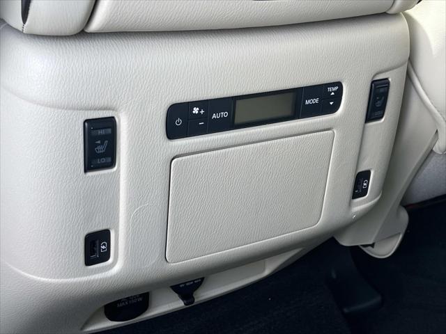 Photo of 2024 Moonstone White INFINITI QX80