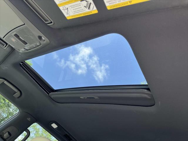 Photo of 2024 Moonstone White INFINITI QX80