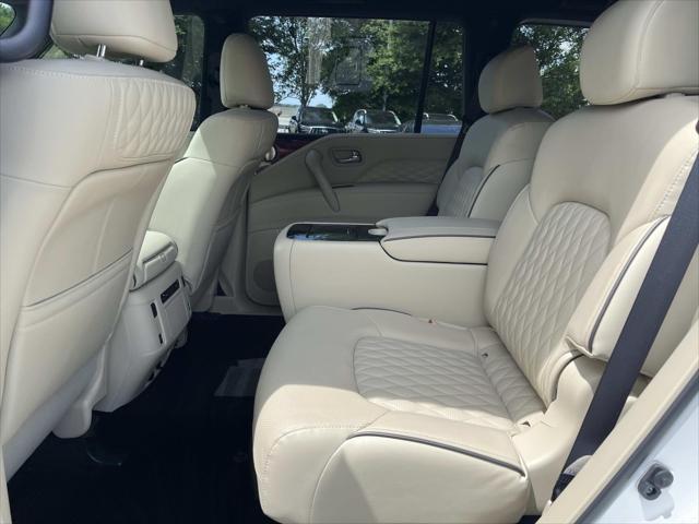 Photo of 2024 Moonstone White INFINITI QX80